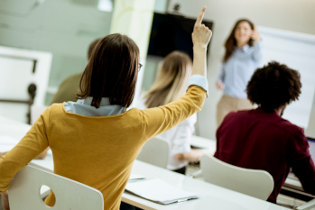 Quién le llama en empresas de Educación